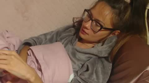 say meow and send tip  online show from 09/29/25, 12:43