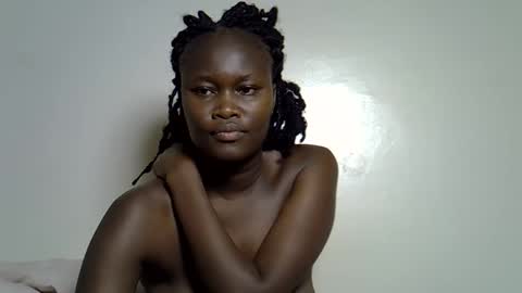 flowerdiva002 online show from 11/14/25, 10:18