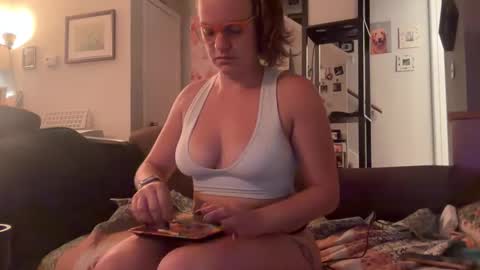 Snapshot of flowerfreak chatting on 10/17/25, 06:38 Flower Freak online show from 10/17/25, 06:38