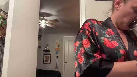 Snapshot of flowerfreak chatting on 11/04/25, 12:43 Flower Freak online show from 11/04/25, 12:43