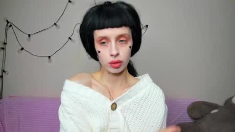 Flower online show from 10/10/25, 03:00