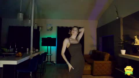 Snapshot of flowerr_powerr chatting on 06/11/26, 09:35 Katrin online show from 06/11/26, 09:35