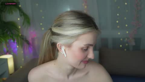 Adeline online show from 01/20/25, 02:46