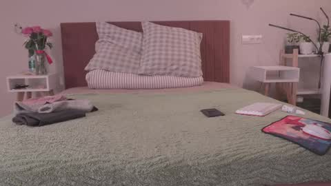 Snapshot of fluffy_hat chatting on 02/24/25, 05:00 Fluffy and Krut online show from 02/24/25, 05:00