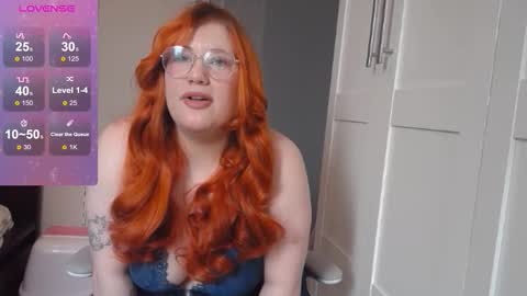 Fluffy Kity online show from 10/31/25, 11:22