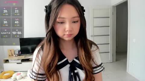 Snapshot of fluffy_rose chatting on 04/27/26, 04:43 Rose online show from 04/27/26, 04:43