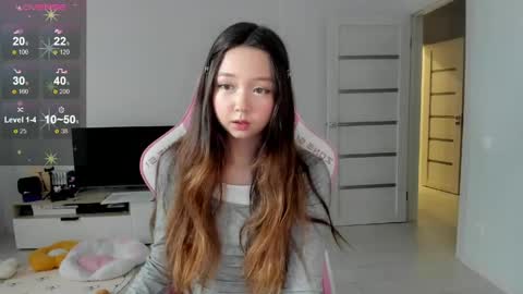 Snapshot of fluffy_rose chatting on 05/31/26, 03:15 Rose online show from 05/31/26, 03:15