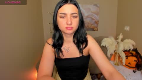 Lina online show from 10/26/25, 11:31