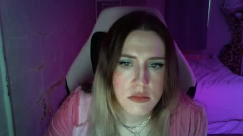 Snapshot of fluxsux chatting on 10/15/25, 01:11 Flux online show from 10/15/25, 01:11