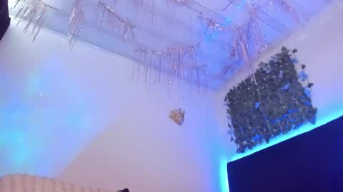 lia online show from 12/14/25, 06:45