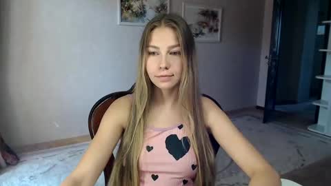 Snapshot of fofhcf chatting on 10/07/25, 10:01 Molli Ready for any play with you. Hottest show in pvt Help a student earn big tokens online show from 10/07/25, 10:01