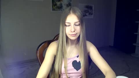 Molli  Ready for any play with you. Hottest show in pvt  Help a student earn big tokens  online show from 10/08/25, 09:34