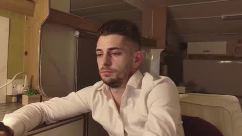 independent model online show from 02/15/26, 05:31