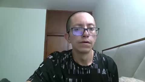 Snapshot of fonzi_flores chatting on 10/04/25, 09:29 fonzi_flores online show from 10/04/25, 09:29
