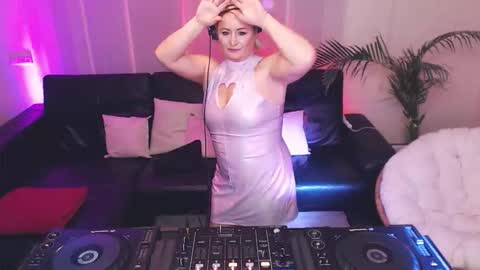 Forbidden Kitty online show from 11/12/25, 08:41