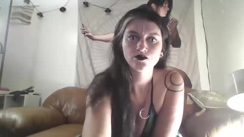 Snapshot of forestdarling chatting on 09/26/25, 12:58 forestdarling online show from 09/26/25, 12:58