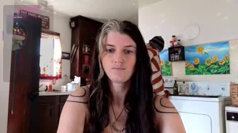 Snapshot of forestdarling chatting on 11/30/25, 08:35 forestdarling online show from 11/30/25, 08:35