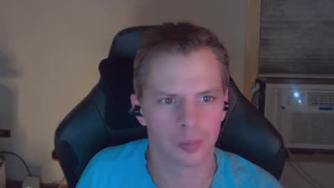 Snapshot of forever_broken chatting on 10/27/25, 05:11 forever_broken online show from 10/27/25, 05:11