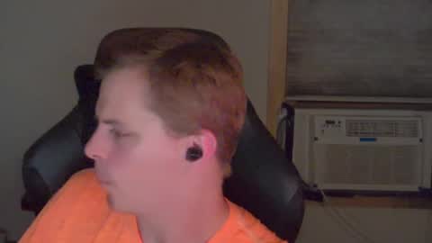 Snapshot of forever_broken chatting on 10/29/25, 05:42 forever_broken online show from 10/29/25, 05:42