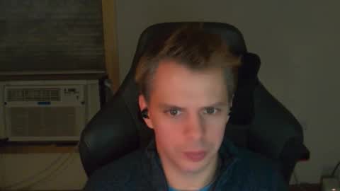 Snapshot of forever_broken chatting on 11/15/25, 06:44 forever_broken online show from 11/15/25, 06:44