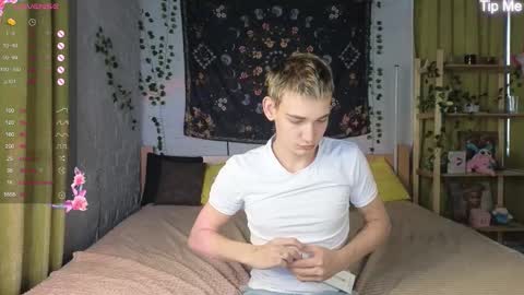 forever_eren online show from 11/12/25, 09:10