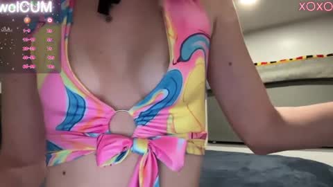 Elaine online show from 02/28/25, 01:37