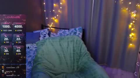 Snapshot of foreversmileme chatting on 12/20/24, 04:53 Julia online show from 12/20/24, 04:53