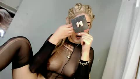 KHATRINA STACIE MARIE online show from 10/29/25, 10:11