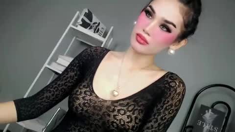 KHATRINA STACIE MARIE online show from 06/17/26, 10:50