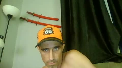 Snapshot of fouraide42 chatting on 07/10/26, 01:21 fouraide42 online show from 07/10/26, 01:21