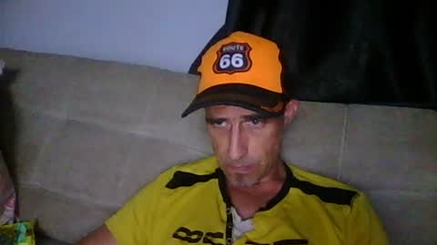 Snapshot of fouraide42 chatting on 07/11/26, 07:33 fouraide42 online show from 07/11/26, 07:33