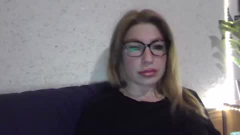 Snapshot of fox_red_lady7 chatting on 01/06/25, 06:10 fox_red_lady7 online show from 01/06/25, 06:10