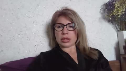 fox_red_lady7 online show from 03/01/26, 10:17