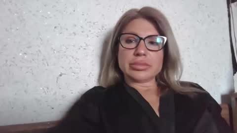 fox_red_lady7 online show from 03/27/26, 08:09