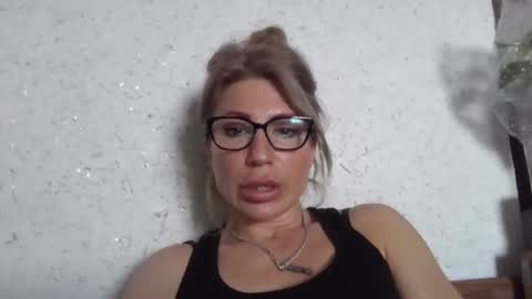 fox_red_lady7 online show from 04/03/26, 11:19