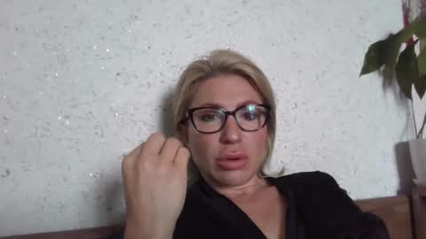 Snapshot of fox_red_lady7 chatting on 05/16/26, 06:43 fox_red_lady7 online show from 05/16/26, 06:43