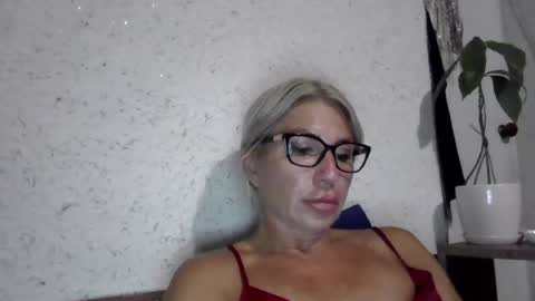 Snapshot of fox_red_lady7 chatting on 06/25/26, 08:02 fox_red_lady7 online show from 06/25/26, 08:02