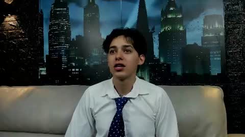 Snapshot of fox_white_ chatting on 06/22/26, 07:00 . FOX WHITE . online show from 06/22/26, 07:00
