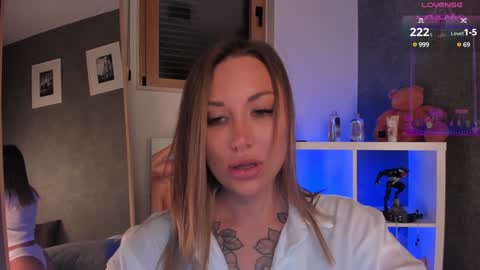 Snapshot of foxe_sailey chatting on 12/15/24, 06:59 Fox love you online show from 12/15/24, 06:59