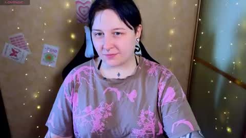 Snapshot of foxgirlandmerguis chatting on 07/05/26, 07:04 Belinda online show from 07/05/26, 07:04