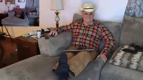 Hunter online show from 01/18/25, 04:15