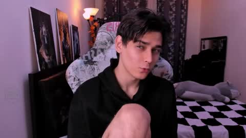 Foxicfu online show from 04/20/26, 03:59