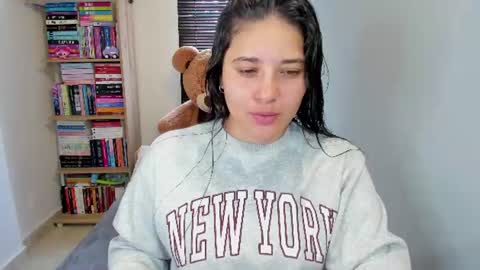 Snapshot of foxwen chatting on 07/18/26, 03:05 wen. online show from 07/18/26, 03:05