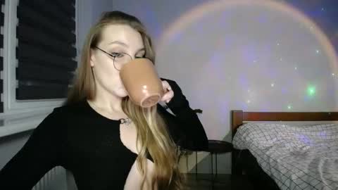 foxxialice online show from 11/19/25, 05:46