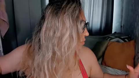 Kris online show from 10/25/25, 04:31