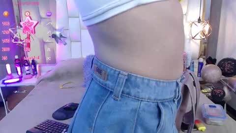 Snapshot of foxxy_dolce chatting on 10/23/25, 12:15 Foxxy online show from 10/23/25, 12:15