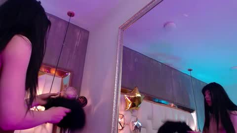 Snapshot of foxxy_dolce chatting on 10/24/25, 11:17 Foxxy online show from 10/24/25, 11:17