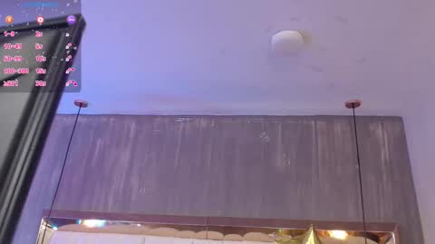 Snapshot of foxxy_dolce chatting on 10/31/25, 11:22 Foxxy online show from 10/31/25, 11:22