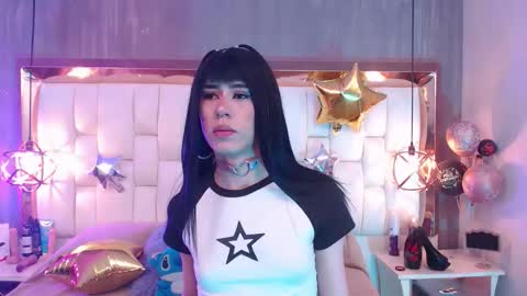 Snapshot of foxxy_dolce chatting on 11/15/25, 07:10 Foxxy online show from 11/15/25, 07:10