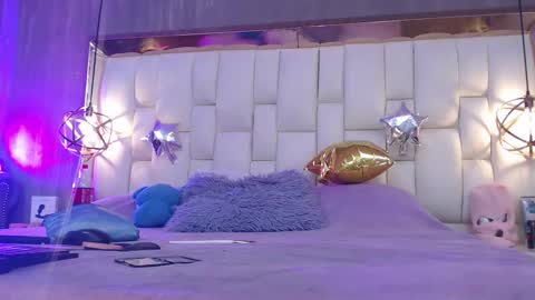 Foxxy  online show from 12/17/25, 07:42